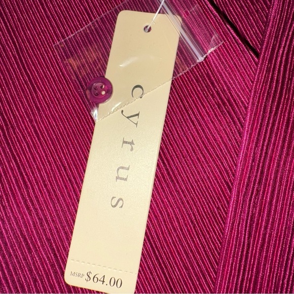 Cyrus Women's Blouse in Vibrant Fuschia Pink, NWT & Extra Button - Picture 4 of 6